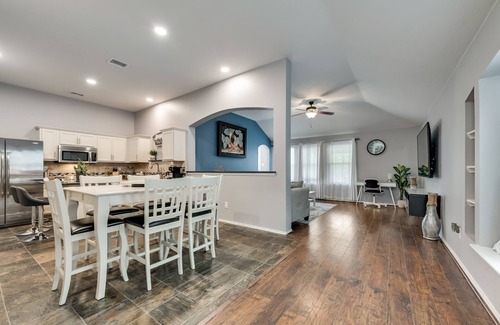South Arlington Casa | 25% OFF 3BD Home Garage HWY 360 Grand Prairie GP020