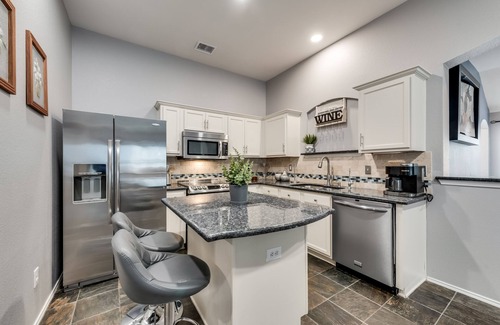 South Arlington Casa | 25% OFF 3BD Home Garage HWY 360 Grand Prairie GP020