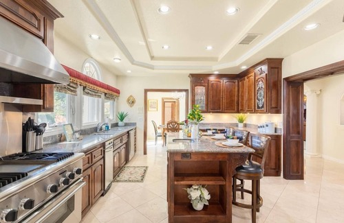Perris Casa | 25% Off Oct 2-5, W/Pool & Hot Tub, Great Views!