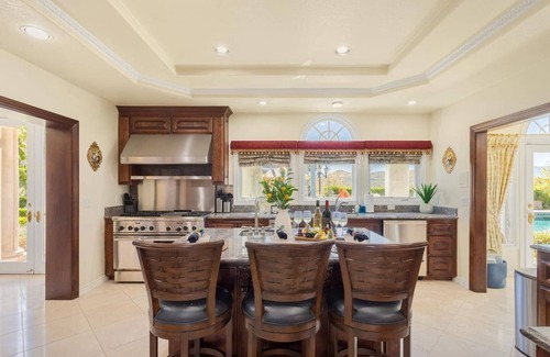 Perris Casa | 25% Off Oct 2-5, W/Pool & Hot Tub, Great Views!