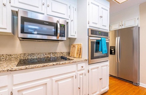 Huntsville Casa | 2509 Vista Dr (HSV) MTR 30 · *Deer Crossing* Rec Room/3100 Sq Ft/5 Bedroom Home