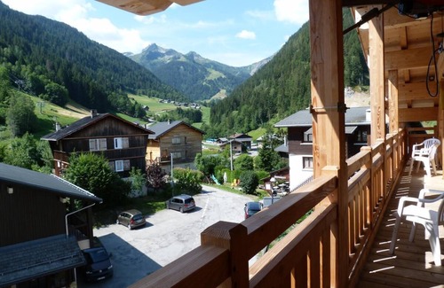 Areches Apartamento | 300m del centro estación, 3.o piso, parking, tv, local para esquís, 120m², Arêches-Beaufort