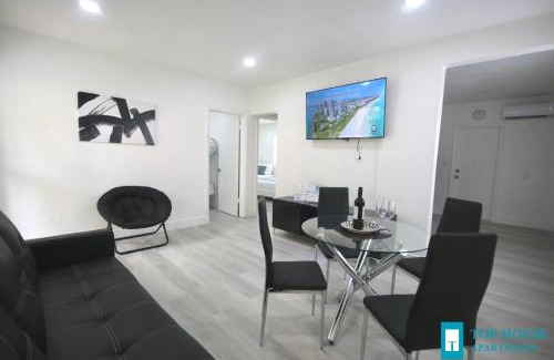 Flagami Apartamento | 251 Airport/Top House Apartments