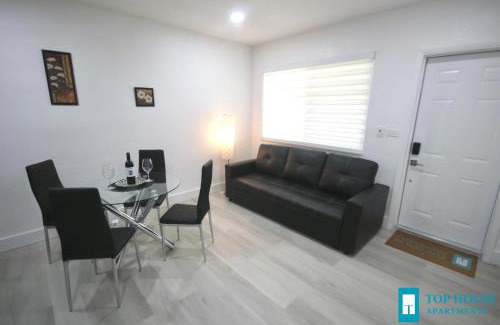 Flagami Apartamento | 251 Airport/Top House Apartments