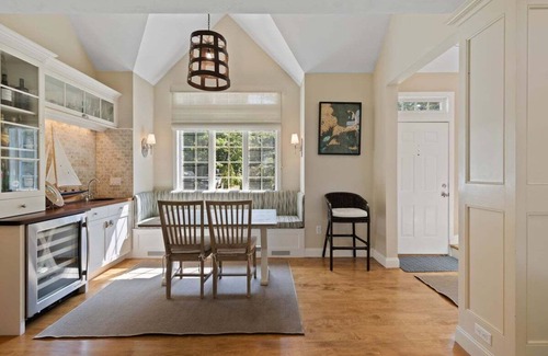 Cotuit Casa | 252-Co Clams & Shells High End Cotuit Waterfront, Pool & Dock, Bring your Boat!
