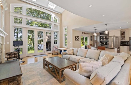Cotuit Casa | 252-Co Clams & Shells High End Cotuit Waterfront, Pool & Dock, Bring your Boat!
