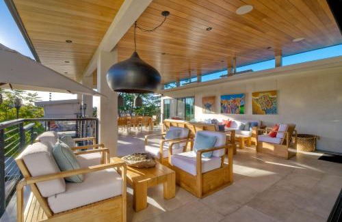 Leucadia Casa | 253 E Jason Street
