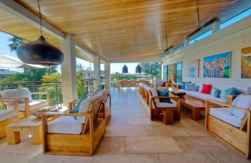 Leucadia Casa | 253 E Jason Street