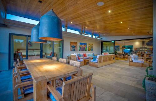 Leucadia Casa | 253 E Jason Street