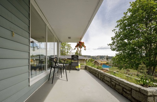Departure Bay Villa | 2555 Departure Bay