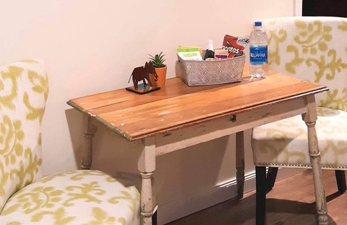 Wilkesboro Casa | 25mins to Blue Ridge Parkway Colorful Guest Space!
