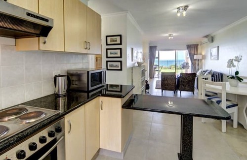 Illovo Beach Apartamento | 26 La Mer - Beautiful sea view ground floor