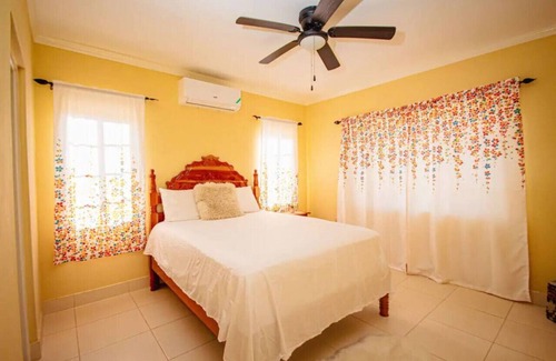 Claremont Casa | 268) Perfect for a girls trip!