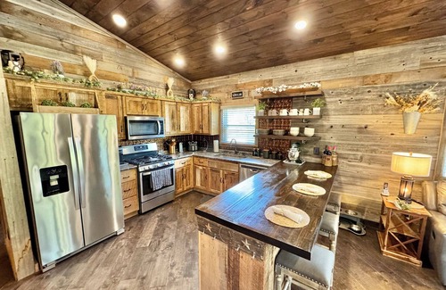 Mountain View Cabina | 269 River Valley Rd., Cabin on the White River that sleeps 8 with great views.