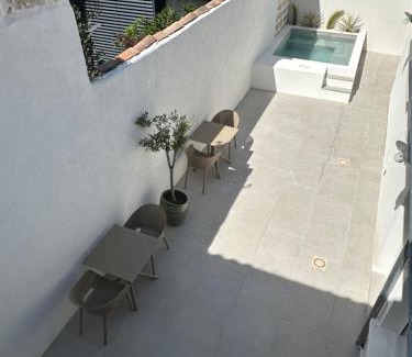 Aigues-Mortes Cama Y Desayuno | 27 côté remparts