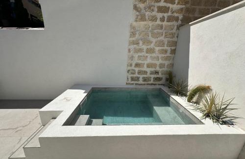 Aigues-Mortes Cama Y Desayuno | 27 côté remparts