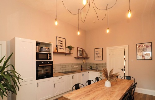 Scarborough Cabaña | 27 Westbourne Grove