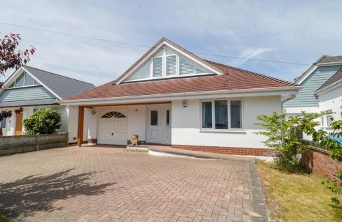 Christchurch Casa | 27 Wick Lane