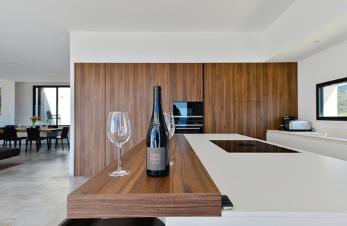 Pietrosella Villa | 270m², 5 Bedrooms with shower romms and a swimming pool