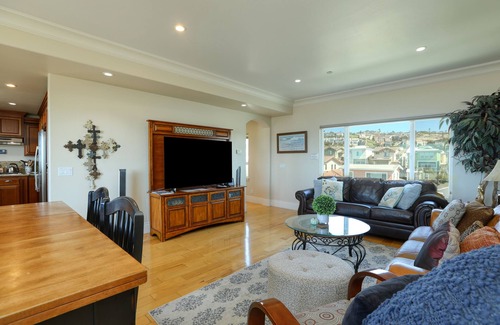Downtown Casa | 271 Wadsworth 2 Bedroom Townhouse by RedAwning