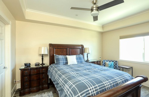 Downtown Casa | 271 Wadsworth 2 Bedroom Townhouse by RedAwning