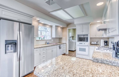 Fresno Casa | 2730 W Bullard XLARGE · X-Large Spacious Delux House ★ Fastest Wi-Fi