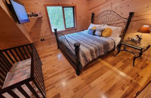El Cajon Casa | 275B Charming Getaway with Hot tub