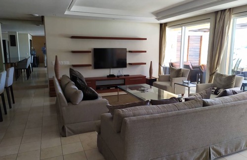 Victoria and Alfred Waterfront Apartamento | 277 m² Apartamento ∙ 3 habitaciones ∙ 6 huéspedes