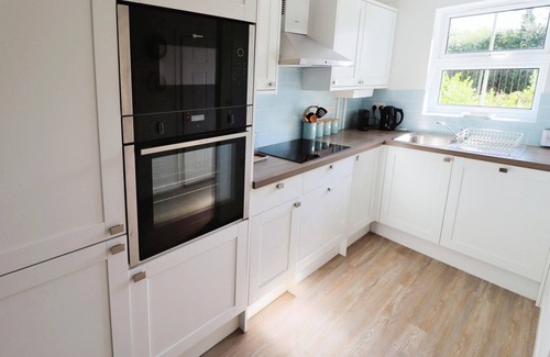 East Cowes Casa | 28 Anchorage Way - a house that sleeps 4 guests in 2 bedrooms