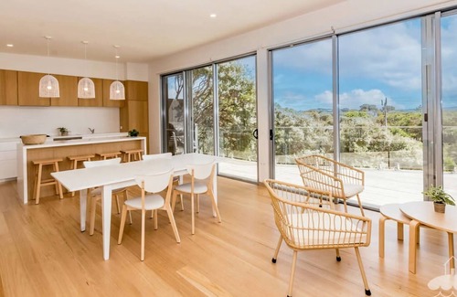 Sandy Point Casa | 28 Ennisvale Avenue, Sandy Point