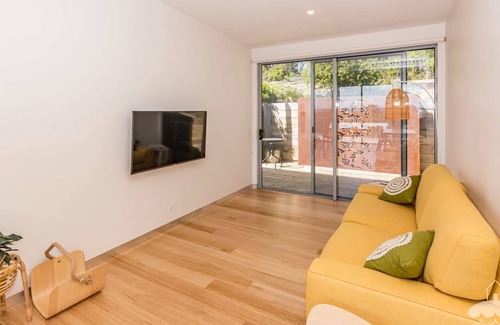 Sandy Point Casa | 28 Ennisvale Avenue, Sandy Point