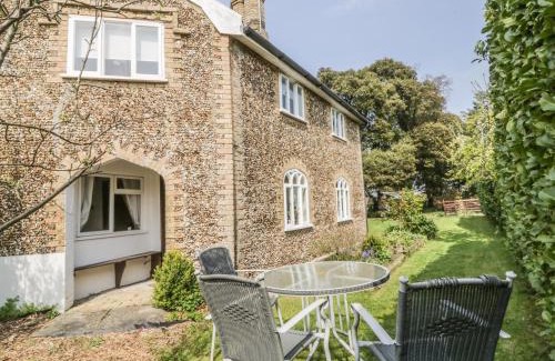 Thorington Casa | 28 Stone Cottage