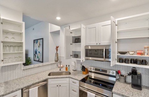 Southmoreland Casa | 28) Updated Midtown Bungalow |Great Walkability!