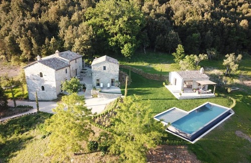 Antognola Villa | 280 m² Villa ∙ 4 habitaciones ∙ 8 huéspedes