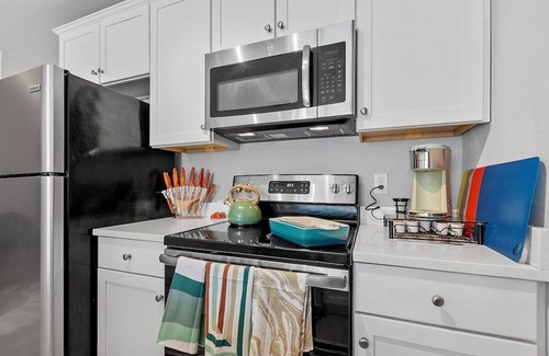 Killearn Estates Casa | 2814 Kilkierane Dr · 3-suite Tallahassee home w/ patio dining, big yard