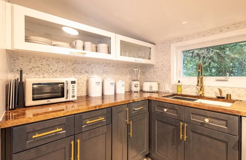 Kodiak Cabina | 2889 Pruitt Lane - The Shoreline Cabin - An Authentic Alaskan Retreat