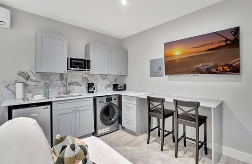 Central Beach Condominio | 2922 Banyan Units