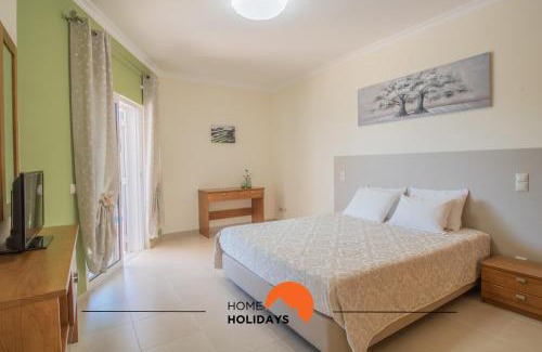 Alpouvar Casa | #297 Espaçosa Vivenda V5 by Home Holidays