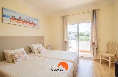 Alpouvar Casa | #297 Espaçosa Vivenda V5 by Home Holidays