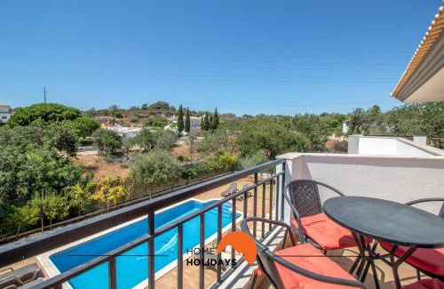 Alpouvar Casa | #297 Espaçosa Vivenda V5 by Home Holidays