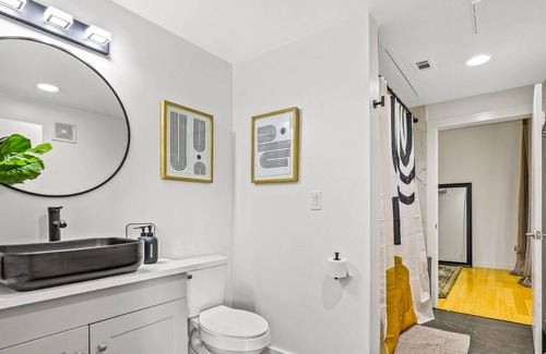 Cedars Condominio | 2b/1b Modern Condo