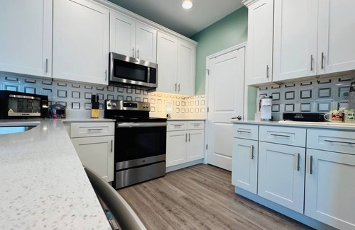 College Park Casa | 2B/2B College Park home w/fenced patio yard, close to DT Orl & WP. Pet Friendly!
