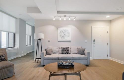 Downtown Baltimore Apartamento | 2B 2BA Distinguished Apartment Rooftop Pool & Gym