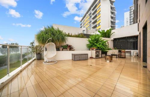 Rhodes Apartamento | 2B APT with Stunning Waterfront View
