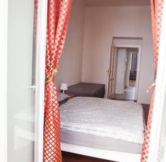 Andel Apartamento | 2B Pechackova family apartment with balcony by the river