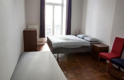 Andel Apartamento | 2B Pechackova family apartment with balcony by the river