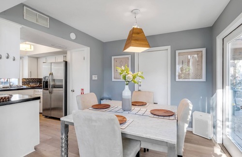 Scenic View West Condominio | 2b1b Hidden Oasis in the Hills - Close to Downtown