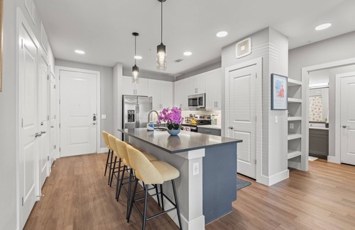 Fort Worth Apartamento | 2B2B Luxury 1st Floor Apartment near in Ft Worth with free Parking,Pool,Gym&more