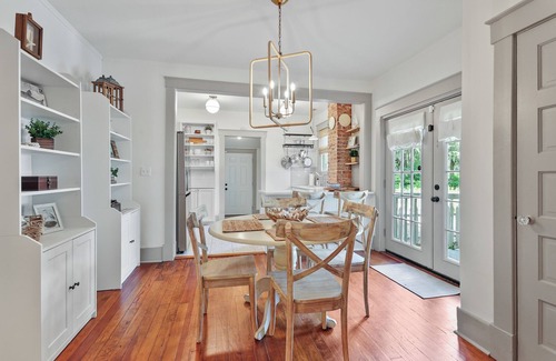 Midtown Casa | 2bd/1ba Cottage * Renovated * Cottage in Savannah * 30+ day stay