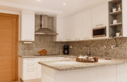 Los Brazos Apartamento | 2BD/2BA fully-furnished beach apartment with pool